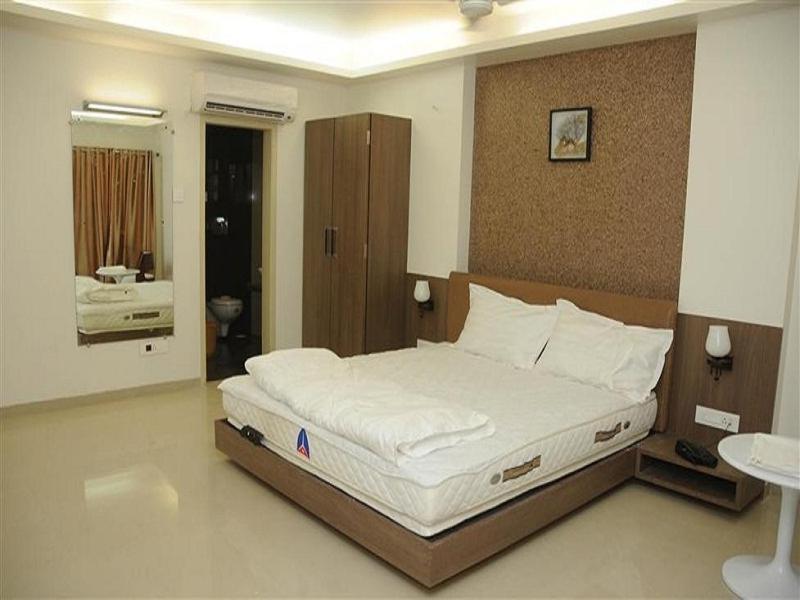 Royal Inn Ankleshwar Zewnętrze zdjęcie